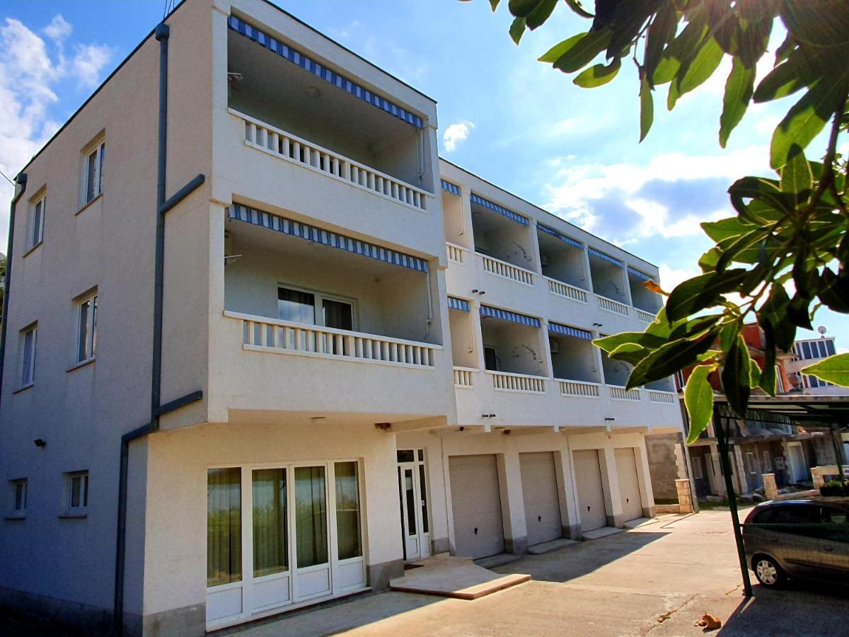 Villa Dvor Apartments Omiš Extérieur photo