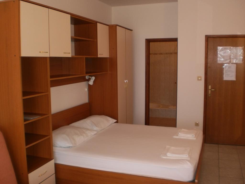 Villa Dvor Apartments Omiš Extérieur photo
