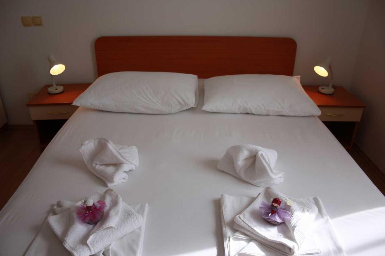 Villa Dvor Apartments Omiš Extérieur photo