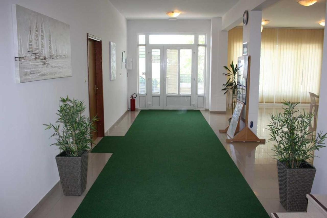 Villa Dvor Apartments Omiš Extérieur photo
