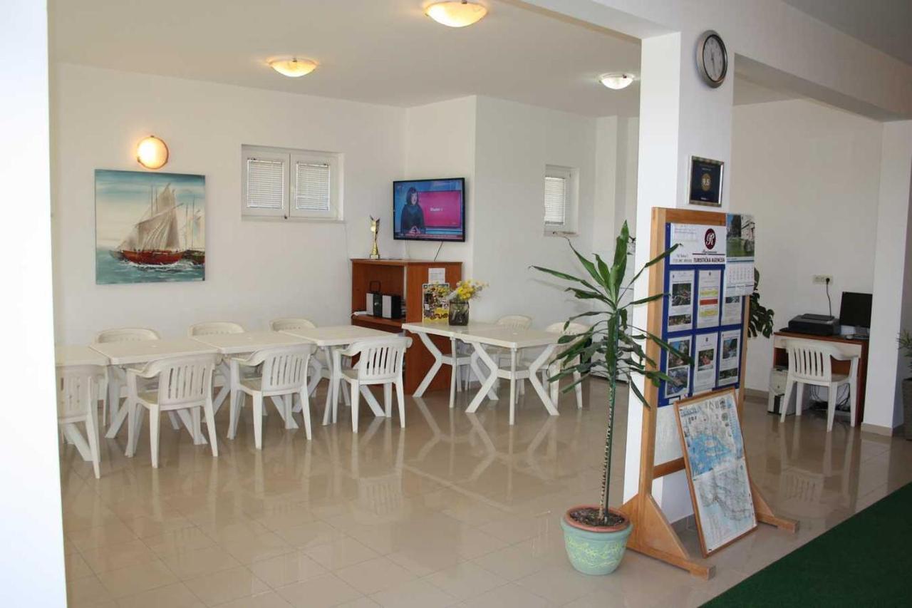 Villa Dvor Apartments Omiš Extérieur photo