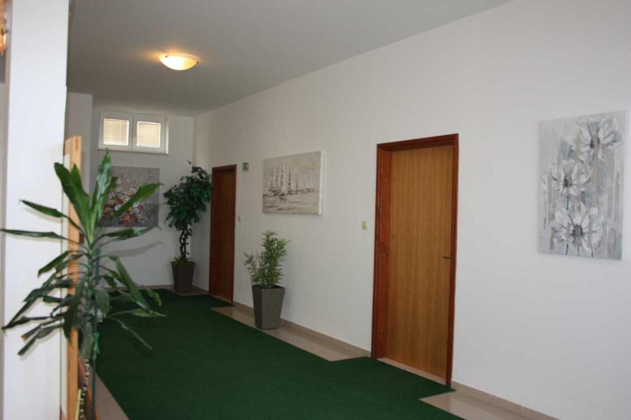 Villa Dvor Apartments Omiš Extérieur photo