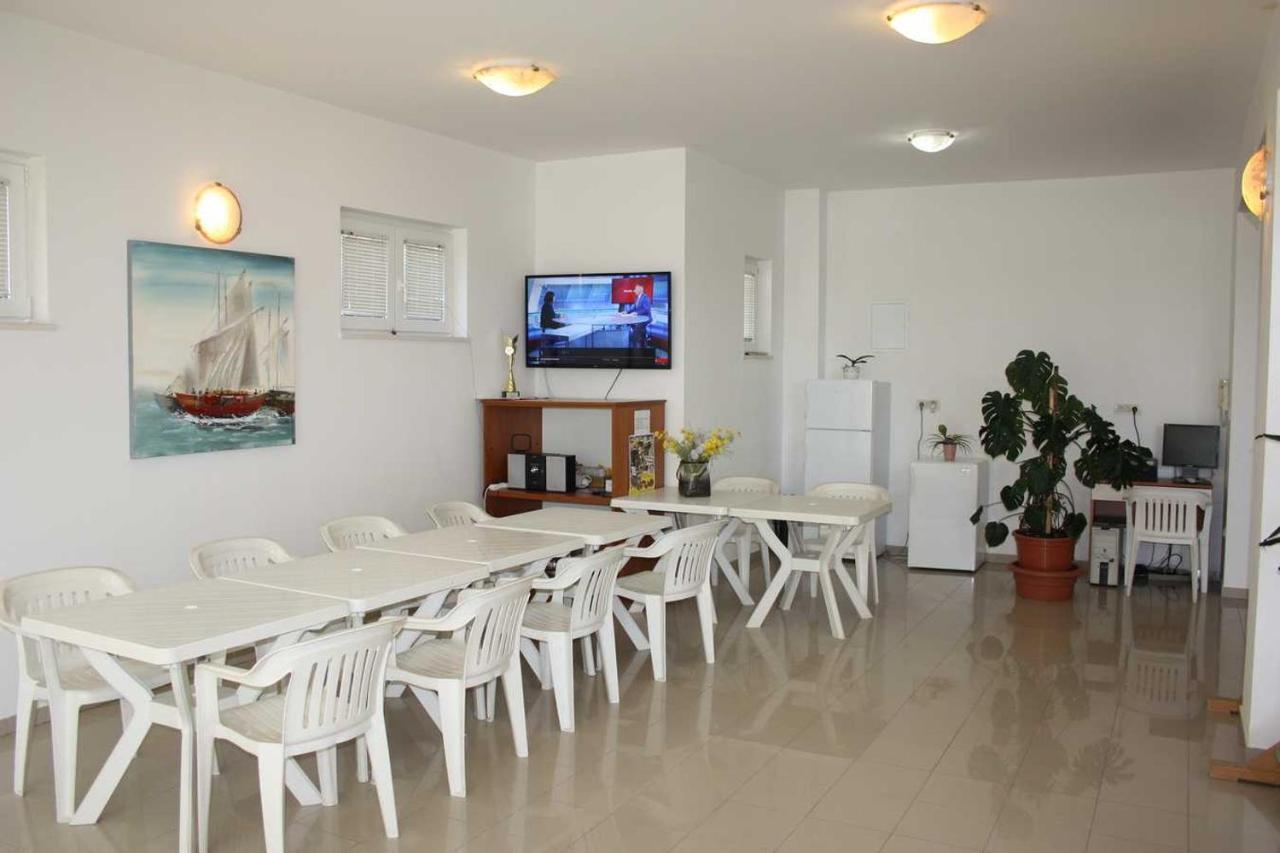 Villa Dvor Apartments Omiš Extérieur photo